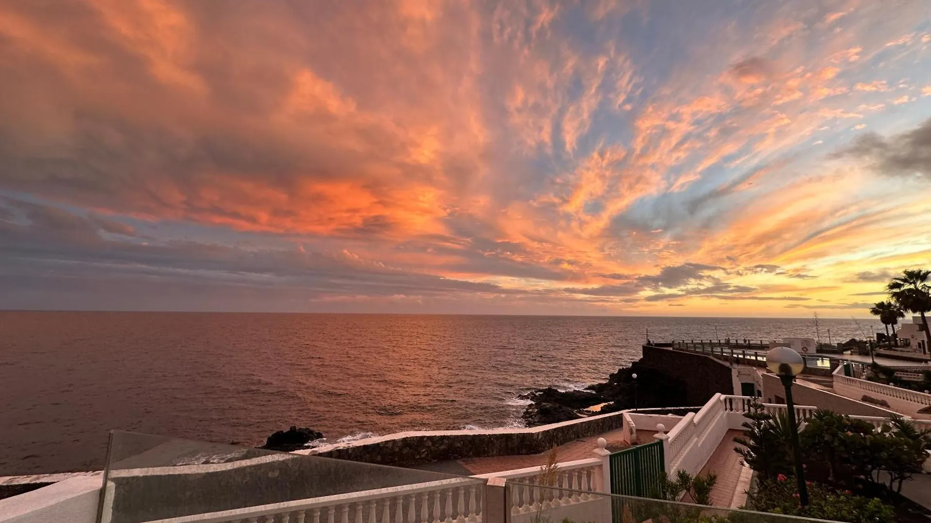 Studio Apartment Direkt Am Meer Costa Del Silencio Spain
